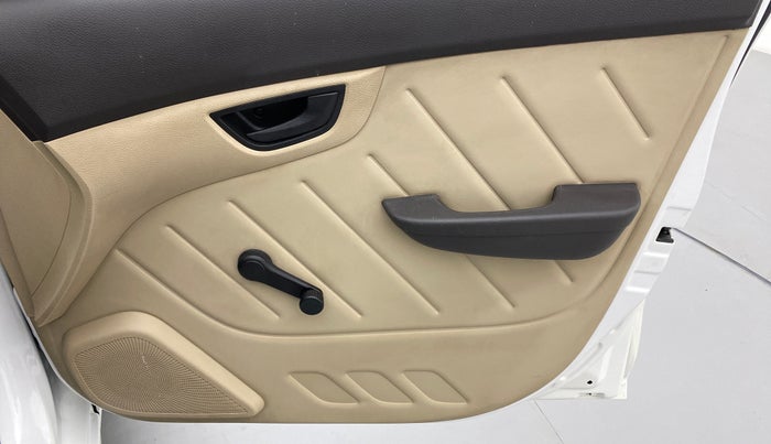 2015 Hyundai Eon D LITE PLUS, Petrol, Manual, 23,499 km, Driver Side Door Panels Control