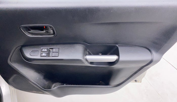 2022 Maruti IGNIS SIGMA 1.2, Petrol, Manual, 10,818 km, Driver Side Door Panels Control