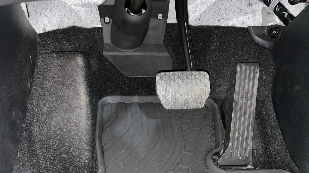 2024 Mazda CX-5 G20 Maxx (FWD), Automatic, 22539 km, Pedals and Footmat