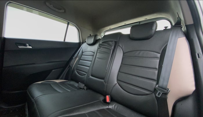 2018 Hyundai Creta 1.6 SX VTVT, Petrol, Manual, 26,769 km, Right Side Rear Door Cabin