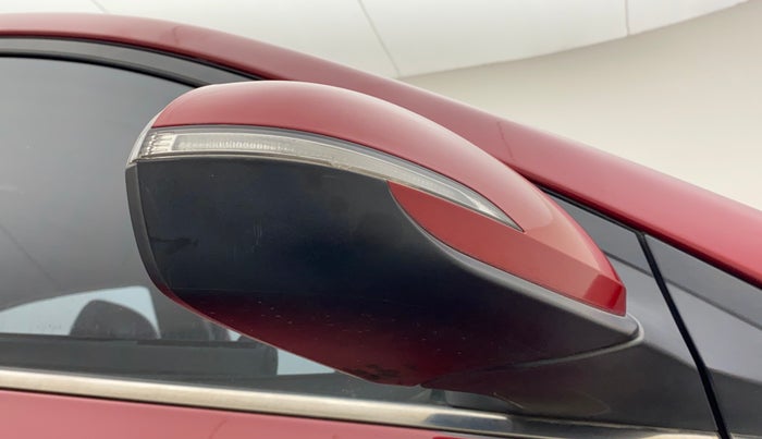 2018 Hyundai Verna 1.6 VTVT SX, Petrol, Manual, 44,659 km, Right rear-view mirror - Indicator light has minor damage
