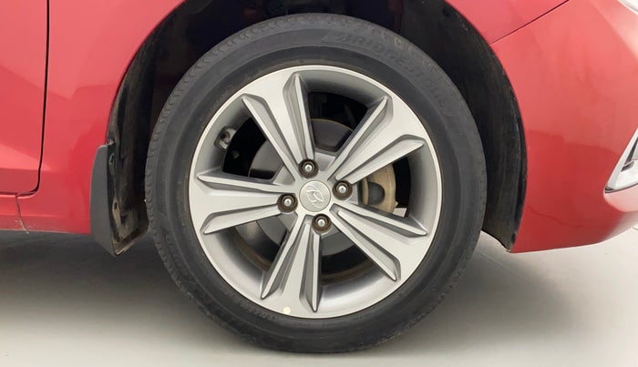 2018 Hyundai Verna 1.6 VTVT SX, Petrol, Manual, 44,659 km, Right Front Wheel