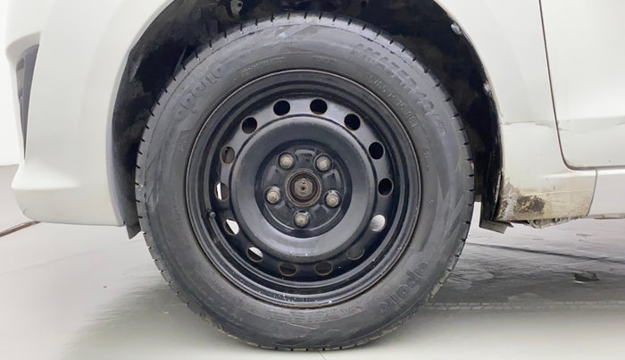 2012 Maruti Ertiga LXI, CNG, Manual, 82,416 km, Left Front Wheel
