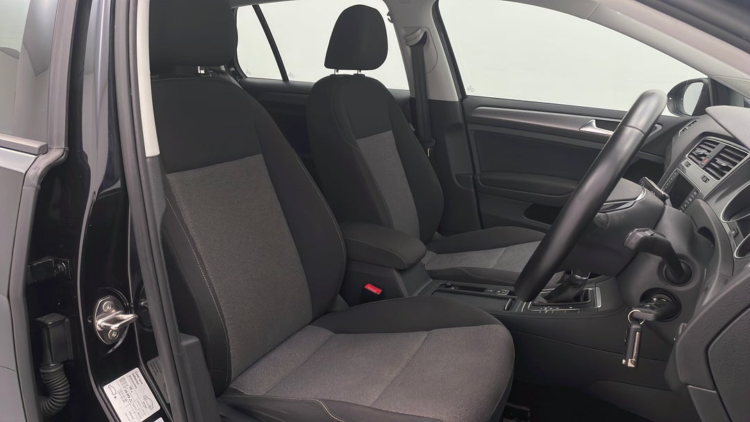 2017 Volkswagen Golf 92 Tsi Trendline, Automatic, 49180 km, Right Side Front Door Cabin View