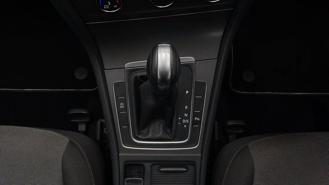 2017 Volkswagen Golf 92 Tsi Trendline, Automatic, 49180 km, Gear Lever 