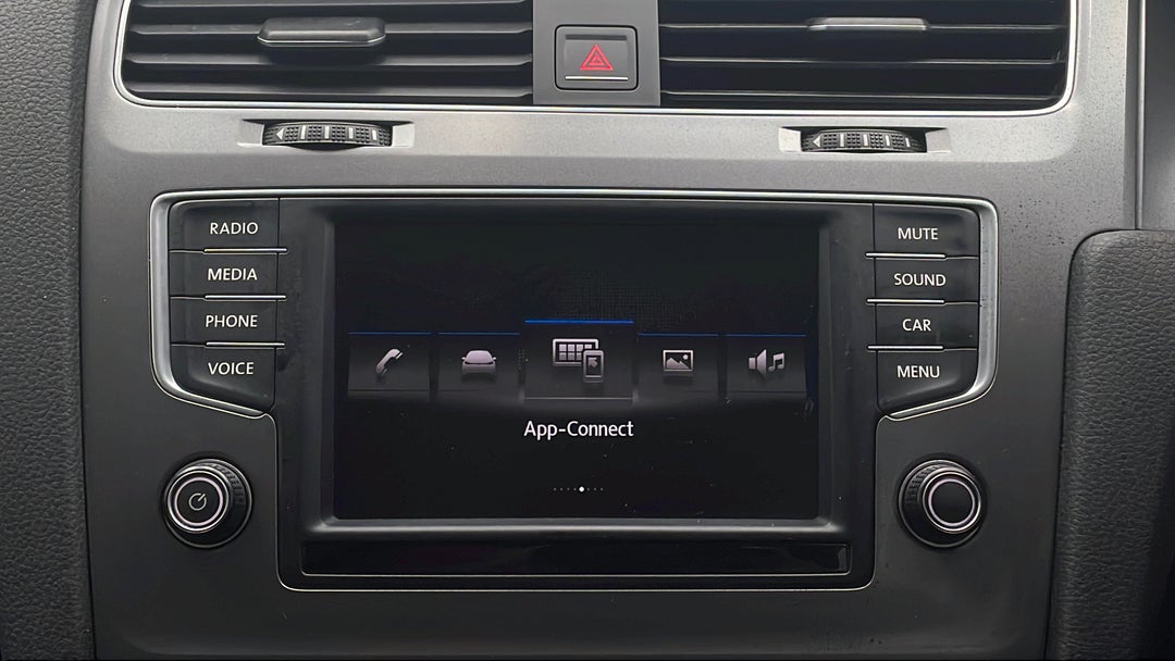 2017 Volkswagen Golf 92 Tsi Trendline, Automatic, 49180 km, Infotainment System