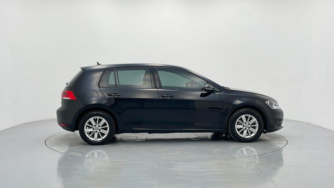 2017 Volkswagen Golf 92 Tsi Trendline, Automatic, 49180 km, Right Side View
