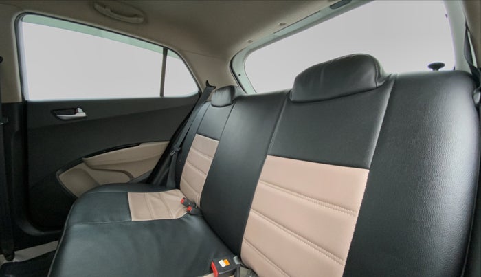2015 Hyundai Grand i10 SPORTZ 1.1 CRDI, Diesel, Manual, 46,422 km, Right Side Rear Door Cabin