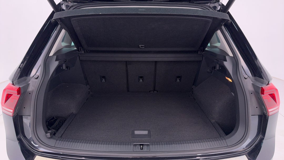 2018 Volkswagen Tiguan 162 Tsi Highline, Automatic, 87930 km, Boot Inside View