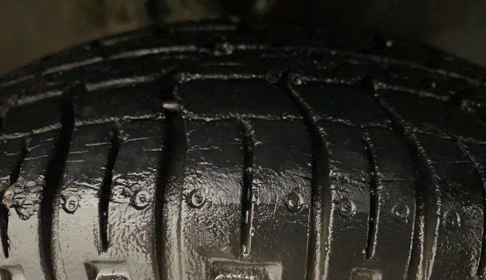 2014 Maruti Alto 800 VXI, Petrol, Manual, 40,382 km, Right Front Tyre Tread
