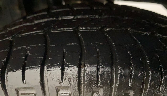 2014 Maruti Alto 800 VXI, Petrol, Manual, 40,382 km, Left Rear Tyre Tread