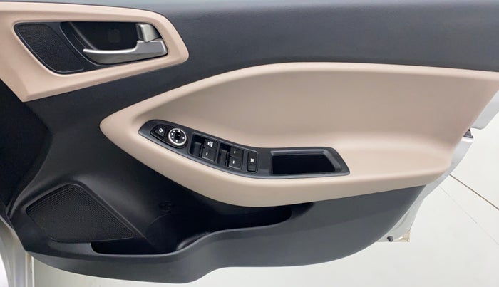 2017 Hyundai Elite i20 ASTA 1.2, Petrol, Manual, 30,311 km, Driver Side Door Panels Control