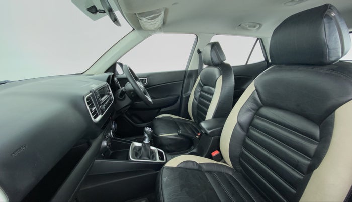 2019 Hyundai VENUE 1.4 CRDI S MT, Diesel, Manual, 29,790 km, Right Side Front Door Cabin