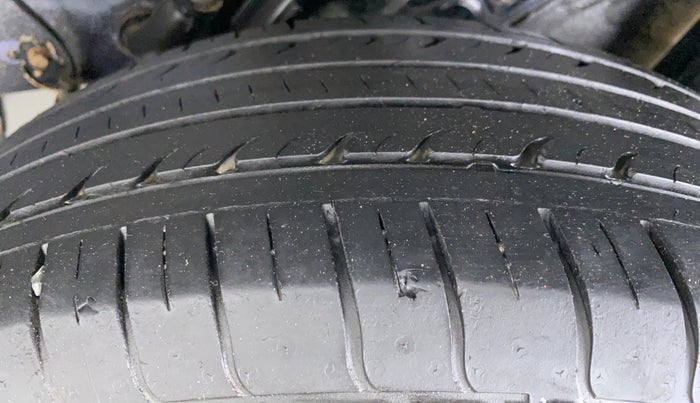 2019 Hyundai VENUE 1.4 CRDI S MT, Diesel, Manual, 29,790 km, Left Rear Tyre Tread