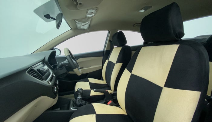 2018 Hyundai Verna 1.4 VTVT E, Petrol, Manual, 86,577 km, Right Side Front Door Cabin View