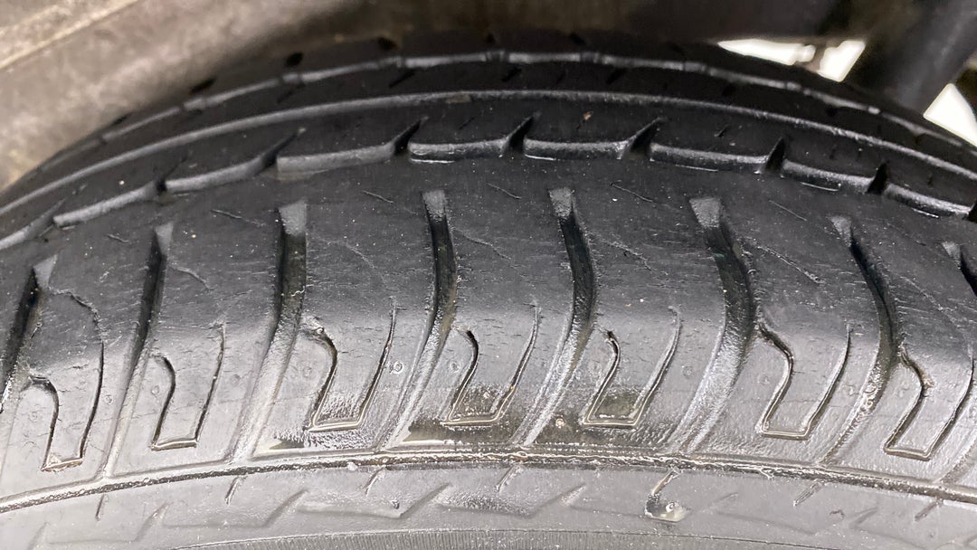 Left Rear Tyre Tread