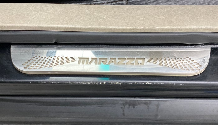 2018 Mahindra MARAZZO M8 7 STR, Diesel, Manual, 26,765 km, Left running board - Minor scratches