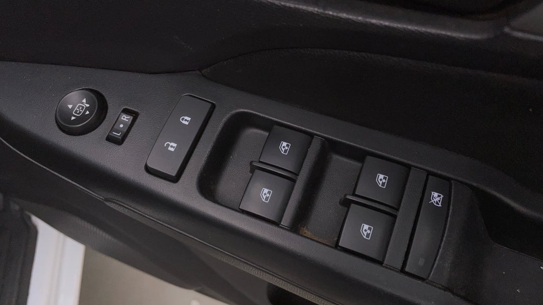 2019 Holden Colorado Ls (4x4), Automatic, 135954 km, Drivers Side Door Panel Controls