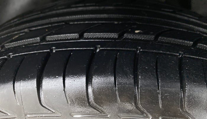 2018 Hyundai Creta 1.6 SX CRDI, Diesel, Manual, 1,00,176 km, Left Rear Tyre Tread