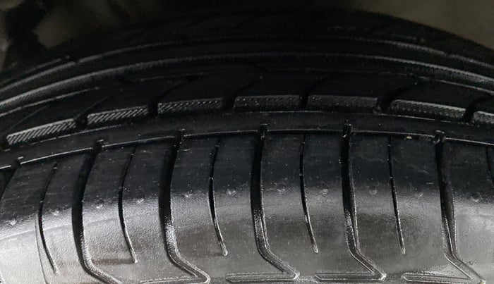 2018 Hyundai Creta 1.6 SX CRDI, Diesel, Manual, 1,00,176 km, Right Front Tyre Tread