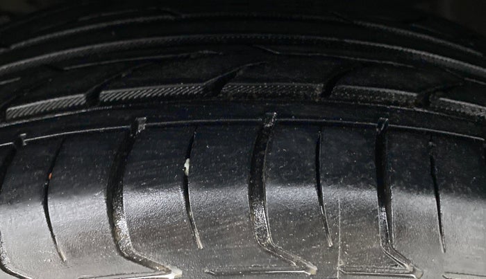 2018 Hyundai Creta 1.6 SX CRDI, Diesel, Manual, 1,00,176 km, Left Front Tyre Tread