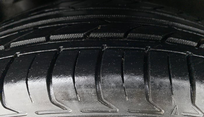 2018 Hyundai Creta 1.6 SX CRDI, Diesel, Manual, 1,00,176 km, Right Rear Tyre Tread