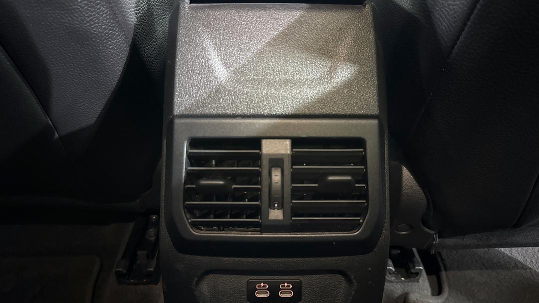 2022 BMW 1 M135i xDrive, Automatic, 48343 km, Rear A/C Vent