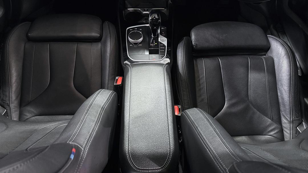 2022 BMW 1 M135i xDrive, Automatic, 48343 km, Center Console