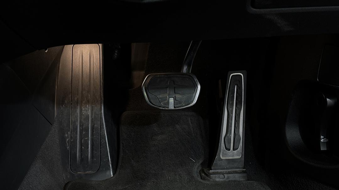 2022 BMW 1 M135i xDrive, Automatic, 48343 km, Pedals and Footmat