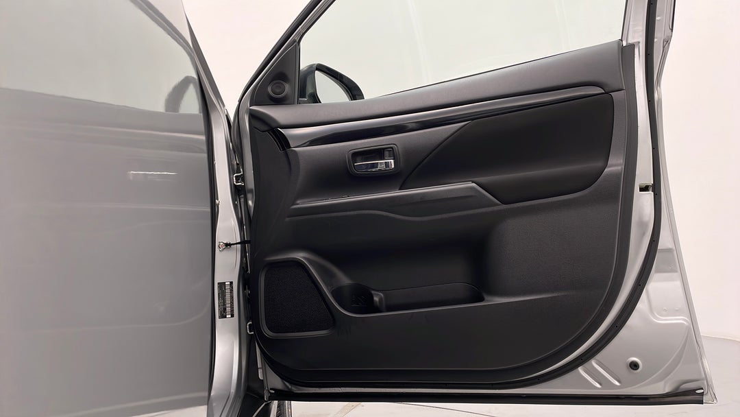 2019 Mitsubishi Outlander Es 7 Seat (awd), Automatic, 51471 km, Speaker View