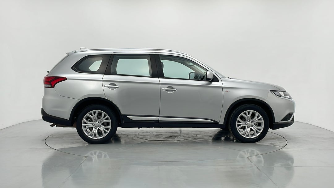 2019 Mitsubishi Outlander Es 7 Seat (awd), Automatic, 51471 km, Right Side View