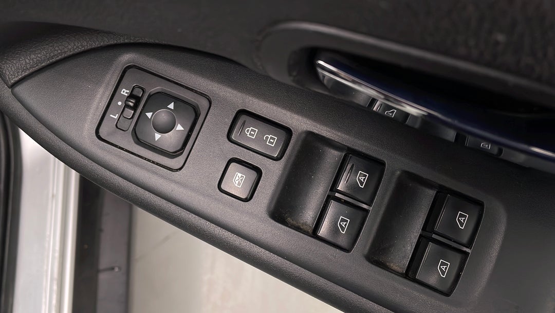 2019 Mitsubishi Outlander Es 7 Seat (awd), Automatic, 51471 km, Drivers Side Door Panel Controls