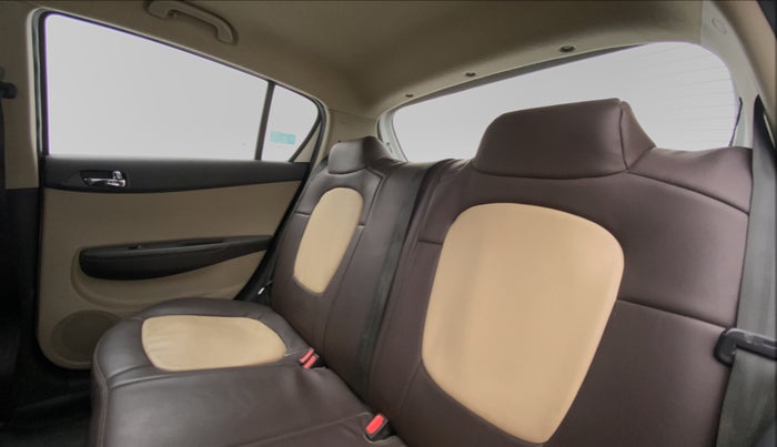 2012 Hyundai i20 MAGNA O 1.2, Petrol, Manual, 47,774 km, Right Side Rear Door Cabin