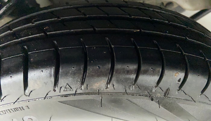 2015 Maruti Alto 800 VXI, Petrol, Manual, 51,455 km, Right Front Tyre Tread