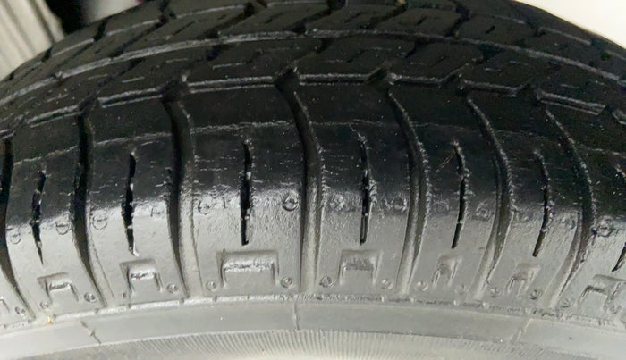 2015 Maruti Alto 800 VXI, Petrol, Manual, 51,455 km, Left Rear Tyre Tread