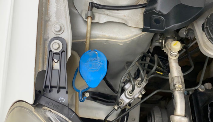 2016 Honda Brio S MT, Petrol, Manual, 38,447 km, Front windshield - Wiper bottle cap missing
