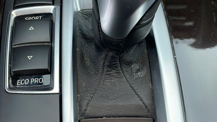 BMW X4-Centre Console Trim Scratch