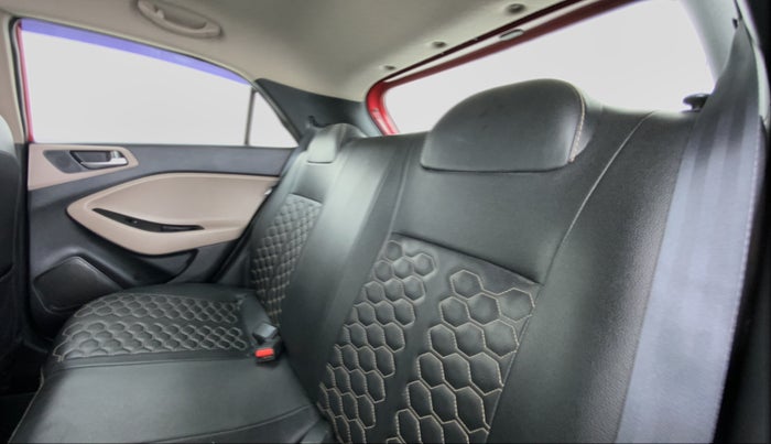 2015 Hyundai Elite i20 SPORTZ 1.4, Diesel, Manual, 94,013 km, Right Side Rear Door Cabin