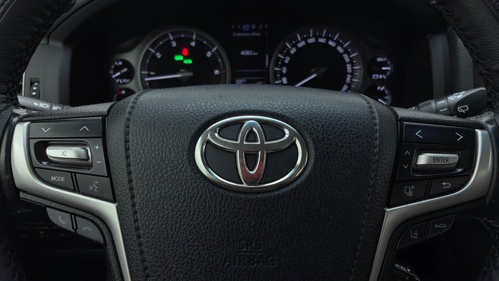 TOYOTA LAND CRUISER-Drivers Control