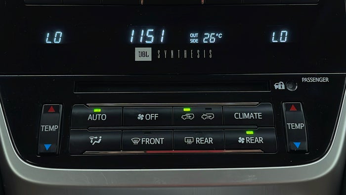 TOYOTA LAND CRUISER-Automatic Climate Control
