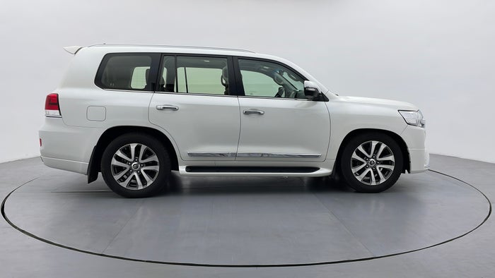 TOYOTA LAND CRUISER-Right Side View
