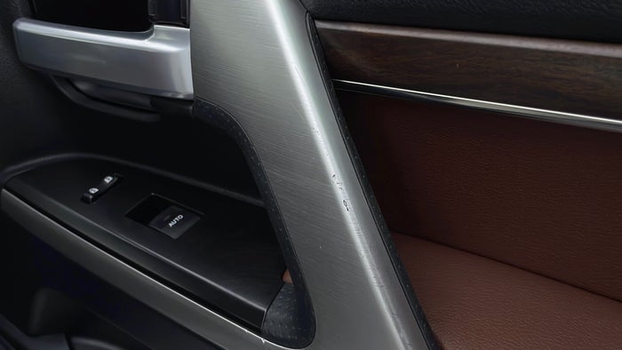 TOYOTA LAND CRUISER-Door Interior RHS front Scratch