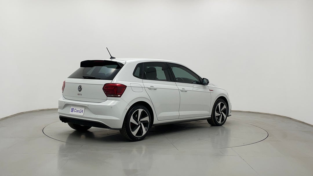 Right Back Diagonal (45- Degree) View