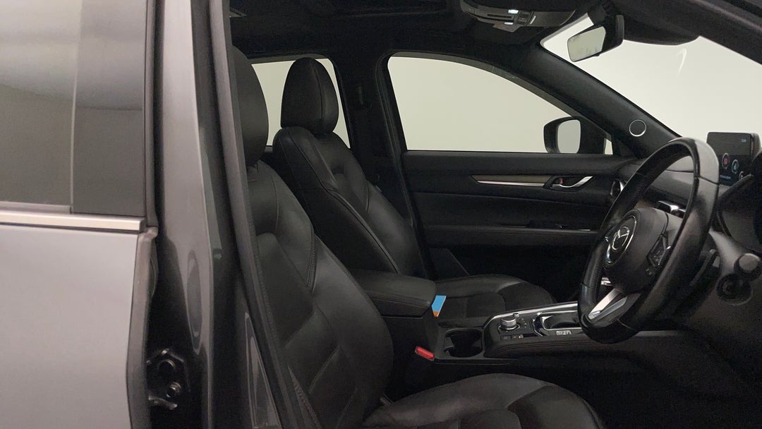 2020 Mazda CX-5 Akera (4x4), Automatic, 125404 km, Right Side Front Door Cabin View