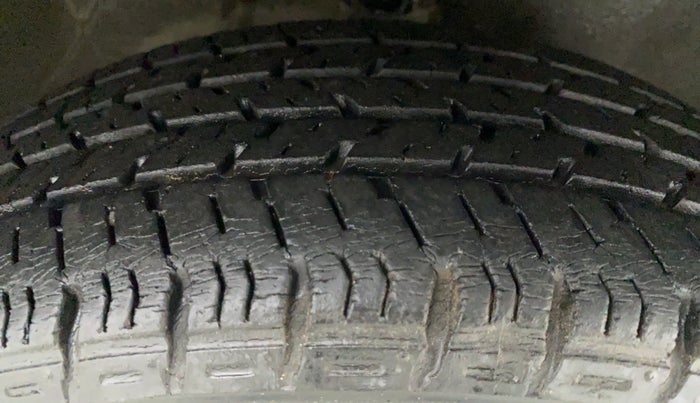2016 Maruti Alto K10 LXI, Petrol, Manual, 22,747 km, Right Front Tyre Tread