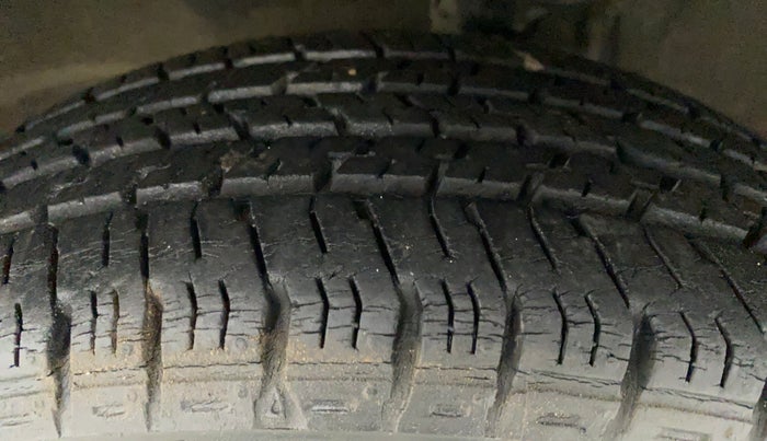 2016 Maruti Alto K10 LXI, Petrol, Manual, 22,747 km, Left Front Tyre Tread
