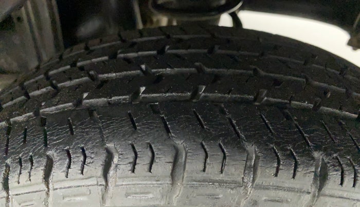 2016 Maruti Alto K10 LXI, Petrol, Manual, 22,747 km, Left Rear Tyre Tread
