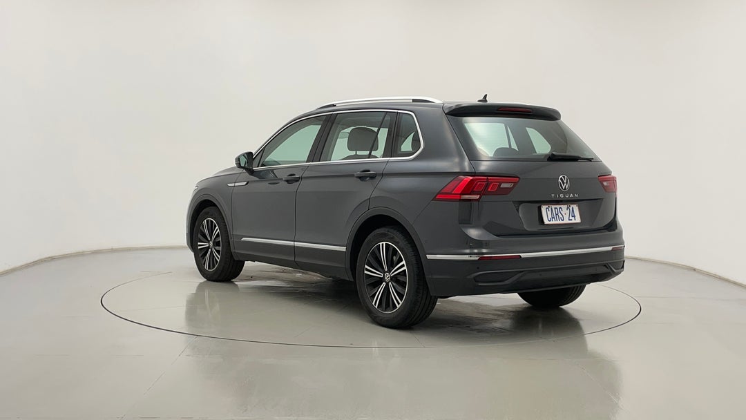 Left Back Diagonal (45- Degree) View