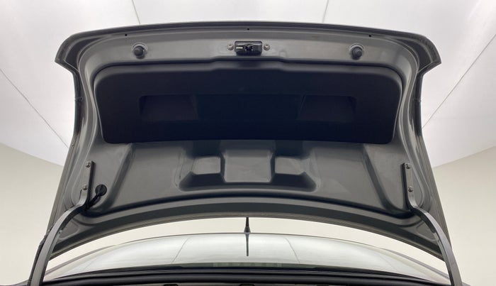 2013 Volkswagen Vento HIGHLINE DIESEL 1.6, Diesel, Manual, 89,181 km, Boot Door Open