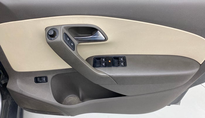 2013 Volkswagen Vento HIGHLINE DIESEL 1.6, Diesel, Manual, 89,181 km, Driver Side Door Panels Control